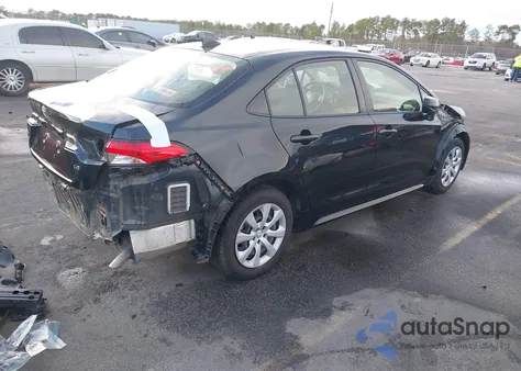 2022 Toyota Corolla Le z USA, uszkodzony, nr VIN JTDEPMAEXNJ212411